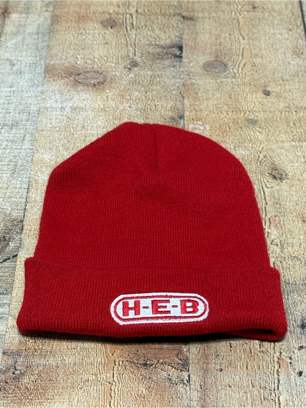 H-E-B TEXAS GROCERY STORE EMBROIDERED PATCH LOGO HEB EMPLOYEE RED BEANIE HAT
Exc